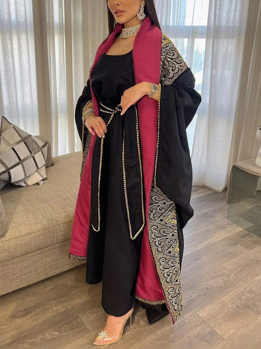 فستان رسومي مطرز مزخرف ومجموعة خارجية