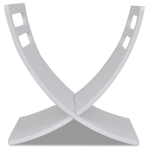 رف مجلات خشبي على الأرض باللون الأبيض