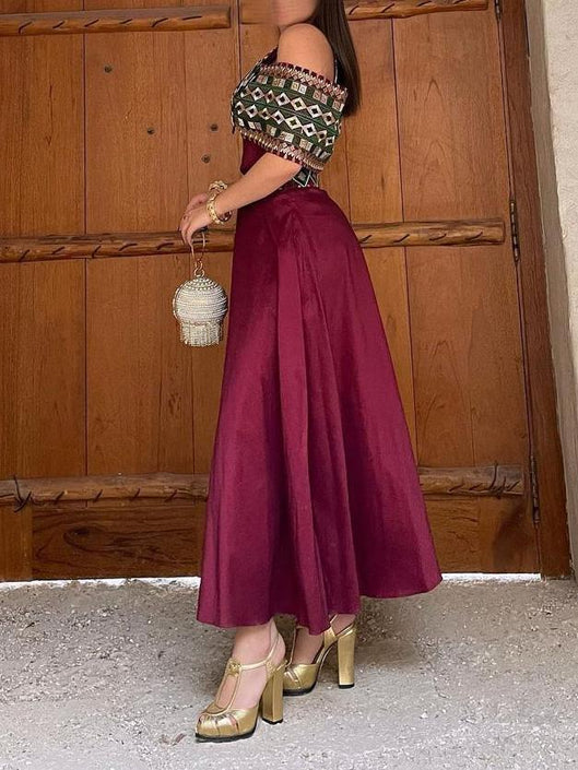 فستان تطريز هندسي أحمر