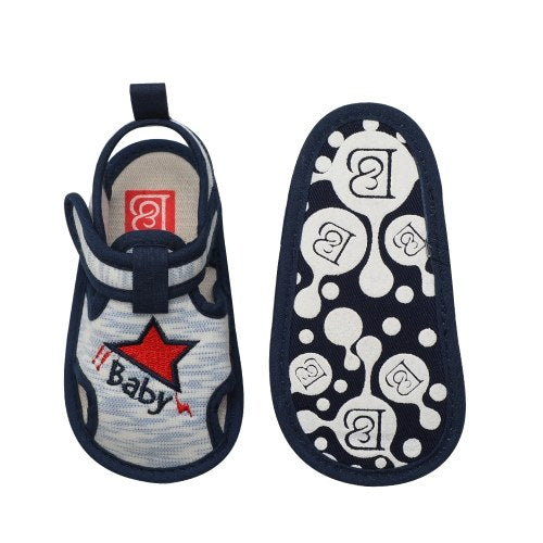 حذاء للأطفال الرضع الصغار صندل أولادي بشريط سحري ونعل ناعم مانع للانزلاق حذاء رياضي Prewalker للصيف باللون الأزرق مقاس 4