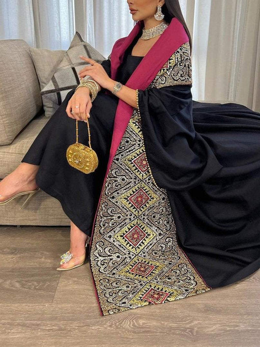 فستان رسومي مطرز مزخرف ومجموعة خارجية