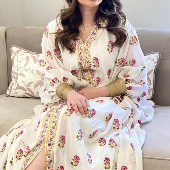 white v neck loose long sleeve kaftan dress with red plants patternفساتين