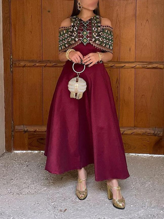 فستان تطريز هندسي أحمر